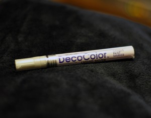 Liquid Silver DecoColor paint marker