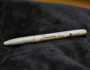 How to Choose the Best Silver Marker for Your Autographs